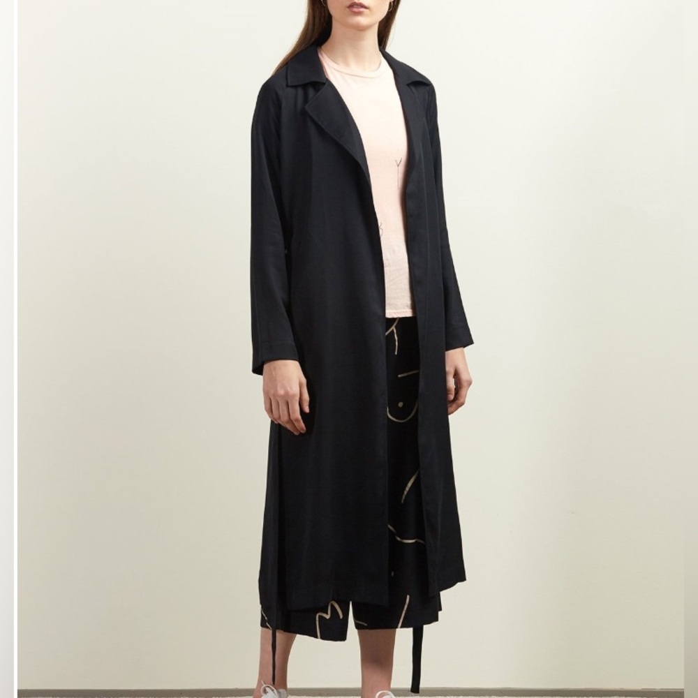 Comune Olivia Black Trench